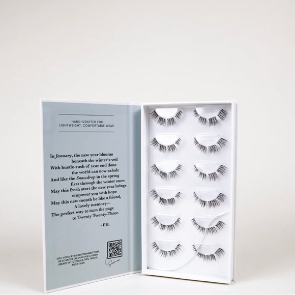 Flutter Habit Snowdrop (Black)-SOLD OUT ON WEBSITE! - Picture 3 of 4